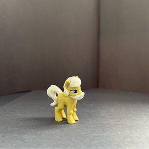 2015 My Little Pony FiM Sweet Apple Acres 2" Apple Strudel Figure Only